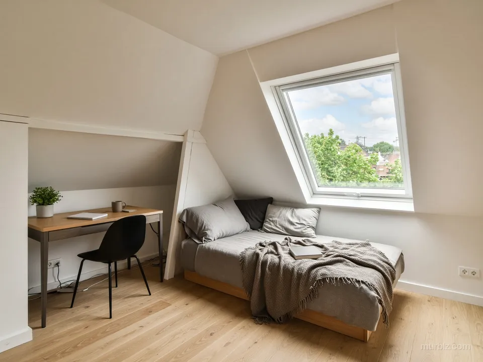 Căn hộ hai phòng ngủ 100 m² đã cải tạo cạnh công viên Borisova Gradina