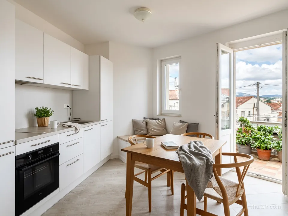 Căn hộ hai phòng ngủ 67 m² có ba sân hiên ở trung tâm Tivat